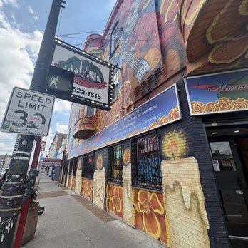 Nuevo Leon Restaurant - Beautiful mural with light - Mexican Near Me - Chicago, Illinois Nuevo Leon Restaurant - Beautiful mural with light - Mexican Near Me - Chicago, Illinois