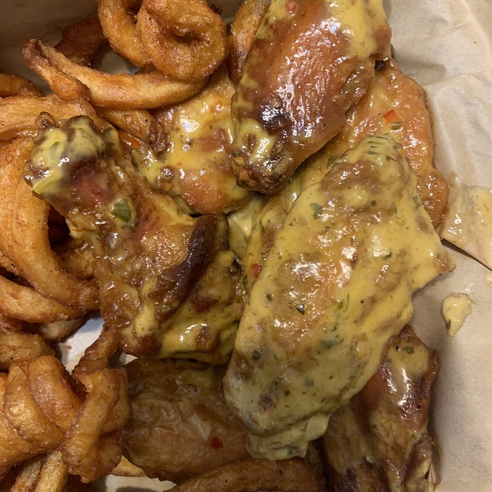 8 count smoked bone-in wings