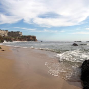 Half Moon Bay State Beach - Back side of Ritz... oh, the lives of the rich & famous ;) - Beaches Near Me - Half Moon Bay, California Half Moon Bay State Beach - Back side of Ritz... oh, the lives of the rich & famous ;) - Beaches Near Me - Half Moon Bay, California