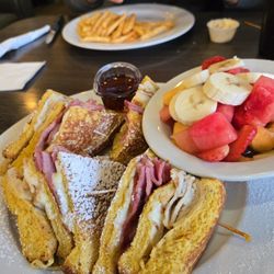 Mollie's Kountry Kitchen - Monte cristo
