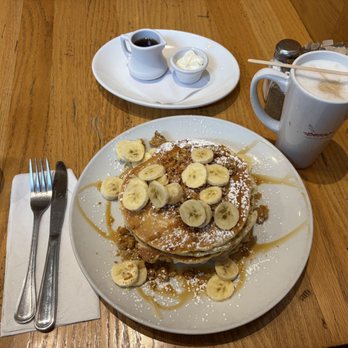 Wildberry Pancakes and Cafe - Banana Coconut Cream Pie - Pancakes Near Me - Chicago, Illinois