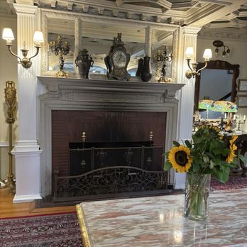 Edgewood Manor Bed & Breakfast Inn - Gorgeous fireplace in the foyer downstairs. - Bed & Breakfast Near Me - Providence, Rhode Island Edgewood Manor Bed & Breakfast Inn - Gorgeous fireplace in the foyer downstairs. - Bed & Breakfast Near Me - Providence, Rhode Island