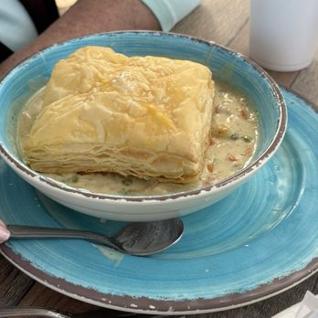 Fifth Avenue Streatery - Chicken Pot Pie the Saturday Special - American Near Me - Mount Dora, Florida