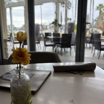 Beachside Restaurant and Bar - New American Near Me - Marina del Rey, California
