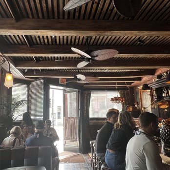 Armitage Alehouse - Pubs Near Me - Chicago, Illinois
