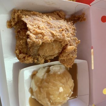 Jollibee - Kid's meal - Fast Food Near Me - Carson, California