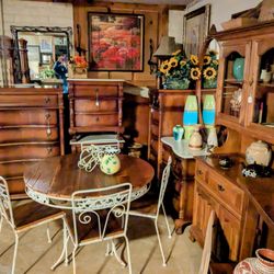 Mary's Cozy Home Furnishings