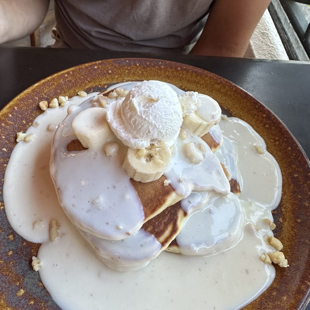 Hula Grill Waikiki - Banana Mac Pancakes - Hawaiian Near Me - Honolulu, Hawaii Hula Grill Waikiki - Banana Mac Pancakes - Hawaiian Near Me - Honolulu, Hawaii