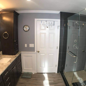 Bicca Carpentry and Remodeling - a bathroom with a walk in shower - General Contractors Near Me - Orlando, Florida Bicca Carpentry and Remodeling - a bathroom with a walk in shower - General Contractors Near Me - Orlando, Florida