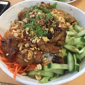 Pho 46 - Lemongrass chicken vermicelli bowl with veggie spring roll - Vietnamese Near Me - Hollywood, Florida