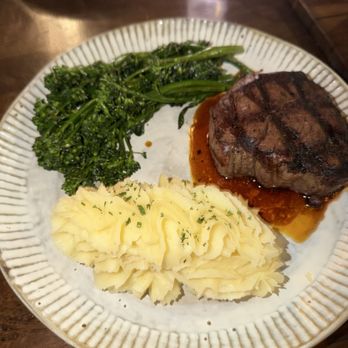 Blackstone Kitchen - Filet mignon, broccolini and potatoes - New American Near Me - Corona, California