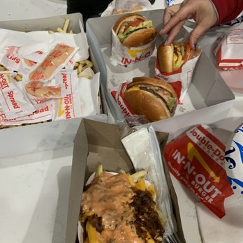 In-N-Out Burger - Food was served with out lids in cold weather - Fast Food Near Me - Laughlin, Nevada In-N-Out Burger - Food was served with out lids in cold weather - Fast Food Near Me - Laughlin, Nevada