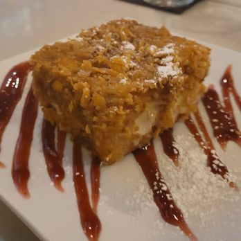 Portrait Gallery Restaurant - Warm Raspberry Crumble Cheesecake - Cocktail Bars Near Me - Matthews, North Carolina