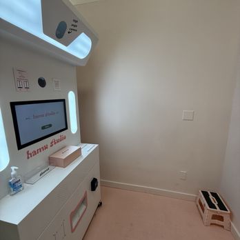 Hamu Studio - Photobooth 1 of 3 - Photo Booth Rentals Near Me - San Francisco, California
