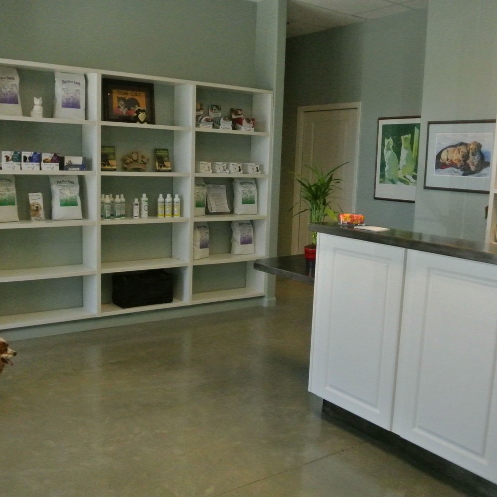 Lakeside Veterinary Clinic - Lobby of Dr. Powers' new practice at Lakeside Veterinary Clinic in Paso Robles, CA - Veterinarians Near Me - Paso Robles, California Lakeside Veterinary Clinic - Lobby of Dr. Powers' new practice at Lakeside Veterinary Clinic in Paso Robles, CA - Veterinarians Near Me - Paso Robles, California
