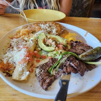 Casa Ramos - Plato Mexicano - Mexican Near Me - Lincoln, California