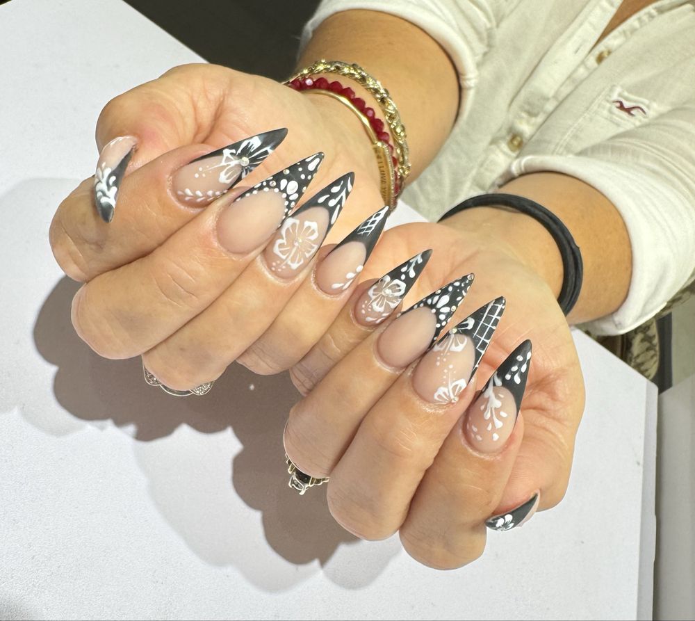 Vanity Nails Image