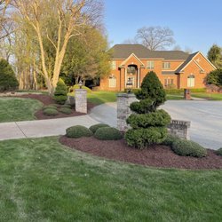 Doyle Bros Lawn Care - Mulch on Oak Hurst Court, Murrysville, Pa 15668