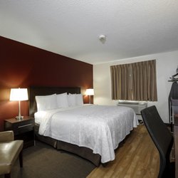 Red Roof PLUS+ & Suites Malone