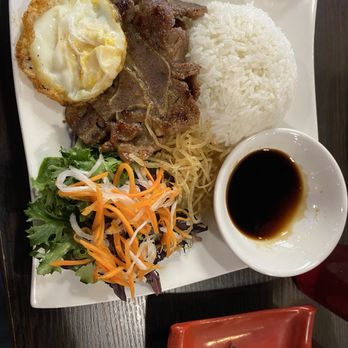 Viet Kitchen - pho & bánh mi - Vietnamese Near Me - Madison, Wisconsin Viet Kitchen - pho & bánh mi - Vietnamese Near Me - Madison, Wisconsin