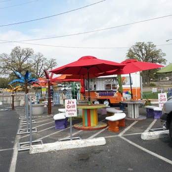 Annie's Freeze Shaved Ice Stand - a car parked in the parking lot - Shaved Ice Near Me - Pantego, Texas Annie's Freeze Shaved Ice Stand - a car parked in the parking lot - Shaved Ice Near Me - Pantego, Texas