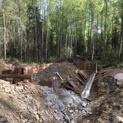 Siegel Construction - Footing poured, building up forms for the frost wall