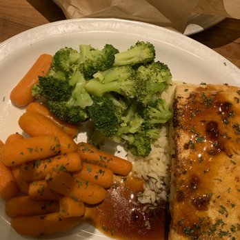 Cheddar's Scratch Kitchen - Glazed salmon - Southern Near Me - Tampa, Florida