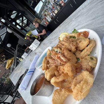 Blackwall Hitch - Calimariiiiiiii - Seafood Near Me - Alexandria, Virginia