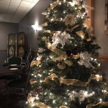 Hideaway Grille - Festive atmosphere - American Near Me - North Tonawanda, New York