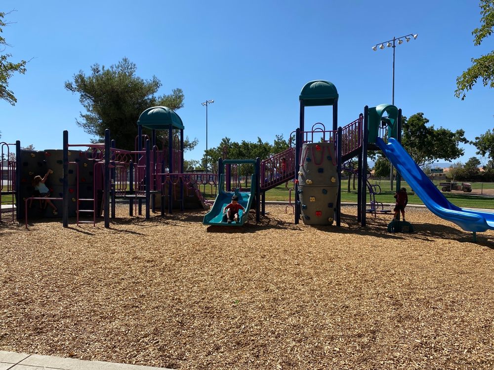 LIBERTY PARK Updated May 2024 13016 Amethyst Rd, Victorville