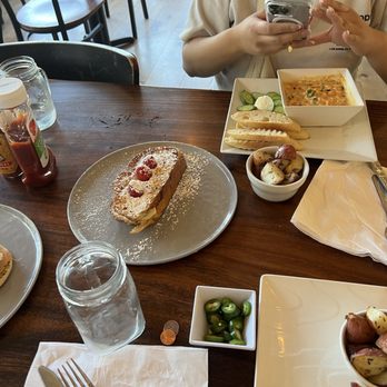 Aeirloom Bakery - The Spicy Tomato and Brie La La and Alt Smoked Salmon - New American Near Me - Los Angeles, California
