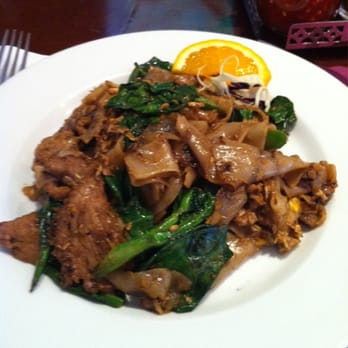 Thai On Main - Pad See Ew w/ Pork - Thai Near Me - Seal Beach, California Thai On Main - Pad See Ew w/ Pork - Thai Near Me - Seal Beach, California