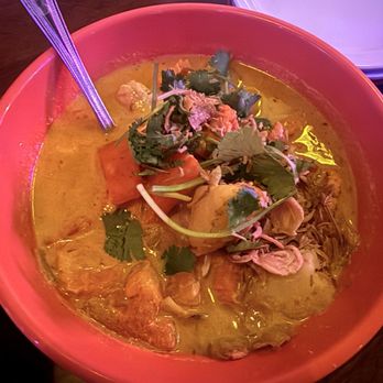 Sticky Rice Echo Park - Yellow Curry - Thai Near Me - Los Angeles, California Sticky Rice Echo Park - Yellow Curry - Thai Near Me - Los Angeles, California