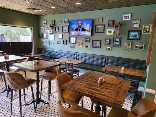 The Snug Irish Pub by null