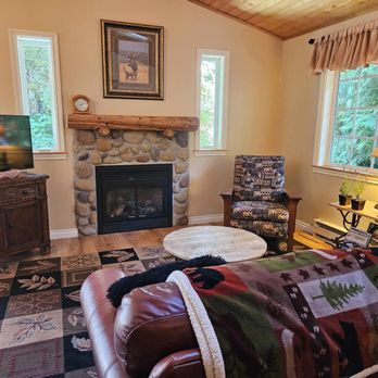 A Hidden Haven - Living space with a sofa that folds out to a bed - Hotels Near Me - Port Angeles, Washington A Hidden Haven - Living space with a sofa that folds out to a bed - Hotels Near Me - Port Angeles, Washington