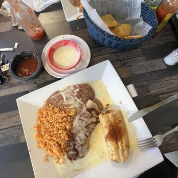 Rio Chico Mexican Restaurant - Vegetarian Plate / Chips and Queso - Mexican Near Me - Charleston, South Carolina