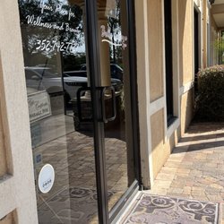 Bella Toscana Spa - Located in a medical park with lots of parking. Pricing is amazing!