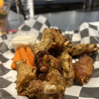 W XYZ Bar - Lemon-pepper wings. Extra crispy - Bars Near Me - Ashburn, Virginia