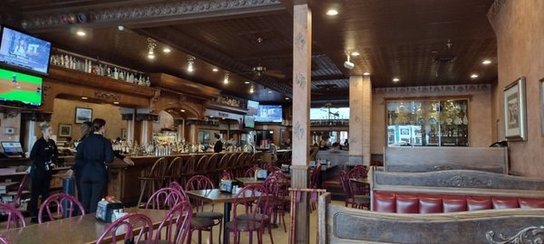Horn's Gaslight Bar & Restaurant by null