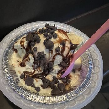 The Scookie Bar - The Original (chocolate chip cookie vanilla ice cream) - Desserts Near Me - Phoenix, Arizona