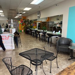 Tropical Twist Juice Bar & Cafe - Front entrance