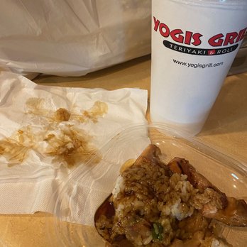 Yogis Grill - This is the lid they gave me and I had to cover it with a napkin. - Japanese Near Me - Goodyear, Arizona