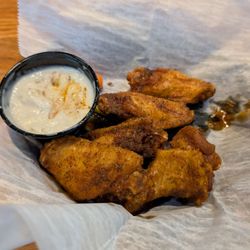 Dry Rub Wings "Black n Gold"