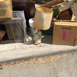 Chapa's Moving Service - San Antonio Movers - Lampshade and lamp