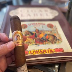 Aztec Cigars & Lounge - La Aroma De Cuba