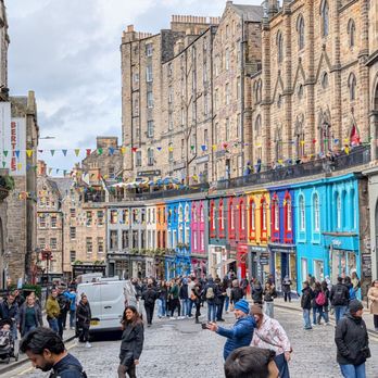 Victoria Street - View from top of the hill - Shopping Near Me - Edinburgh, EDH Victoria Street - View from top of the hill - Shopping Near Me - Edinburgh, EDH