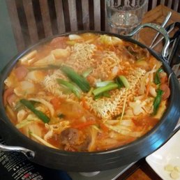 Ramen noodle hotpot