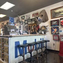 Sacred Barbers - Inside