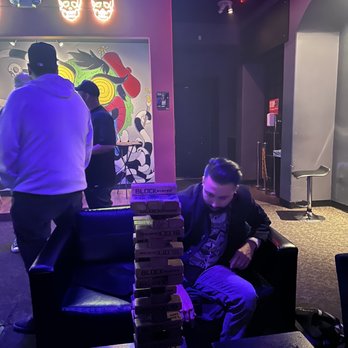 Bart Lounge - Games - Music Venues Near Me - Cathedral City, California