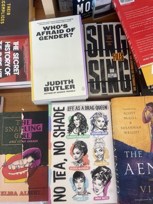 Pegasus Books by null